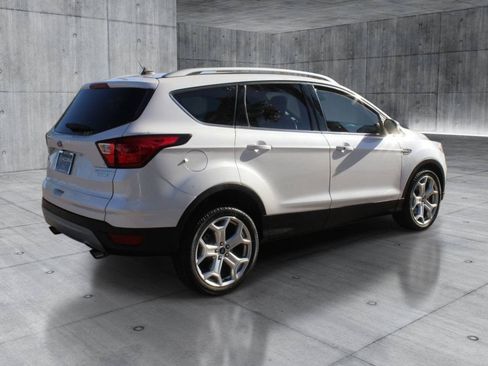 Used 2019 Ford Escape Titanium FWD image 5