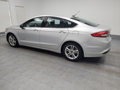 Used 2018 Ford Fusion SE image 3