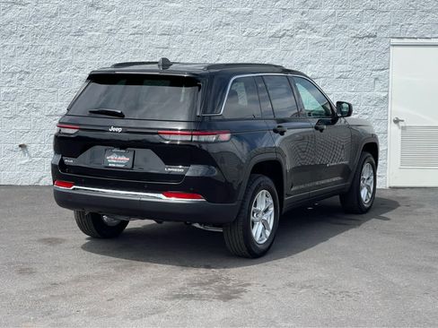 New 2025 Jeep Grand Cherokee Laredo w/ Luxury Tech Group I image 7