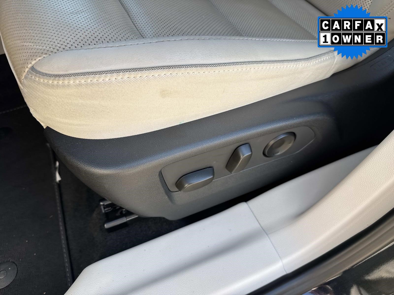 Used 2022 Buick Envision Essence w/ Safety Package FWD image 22