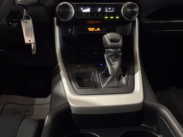 Used 2019 Toyota RAV4 LE w/ Carpet Mat Package FWD image 20