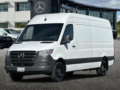 Used 2025 Mercedes-Benz Sprinter 3500 image 8