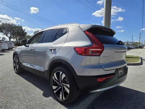 Certified 2024 Volvo XC40 B5 Plus w/ Protection Package Premier image 5