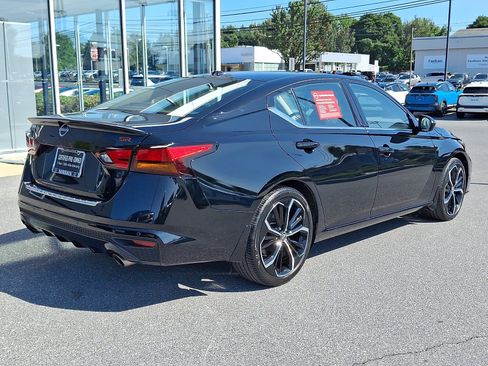 Certified 2023 Nissan Altima 2.5 SR w/ SR Premium Package FWD image 7