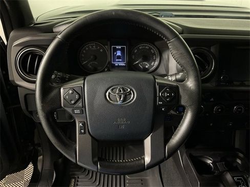 Used 2016 Toyota Tacoma TRD Sport image 22