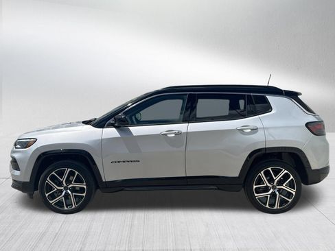 Used 2025 Jeep Compass Limited w/ Elite Group AWD/4WD image 4