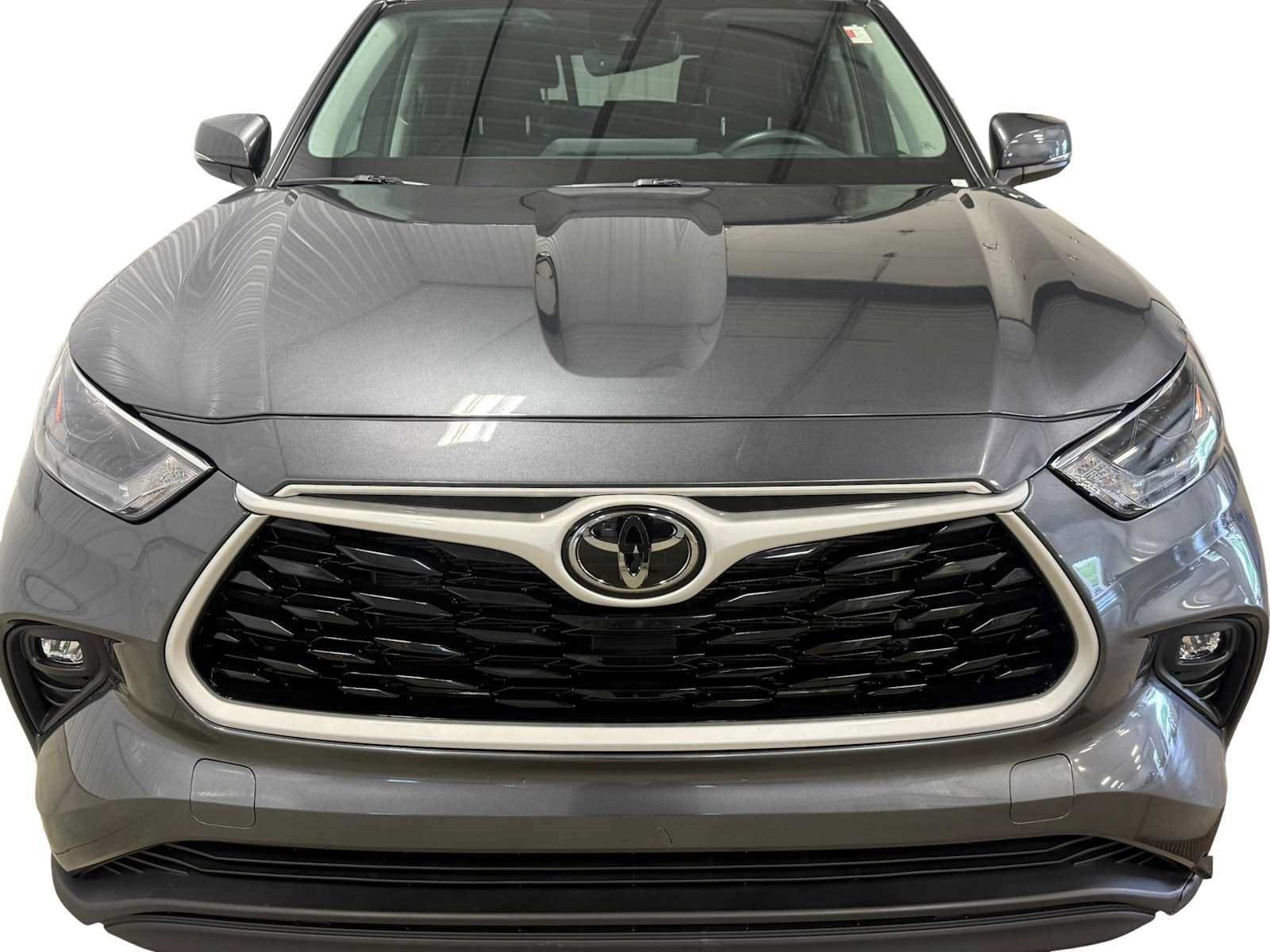 Used 2024 Toyota Highlander XLE AWD/4WD image 14