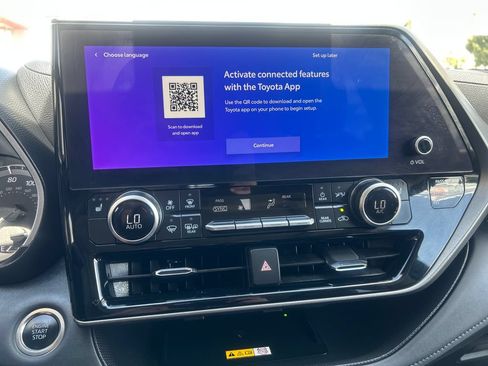 Certified 2025 Toyota Highlander XLE AWD/4WD image 19