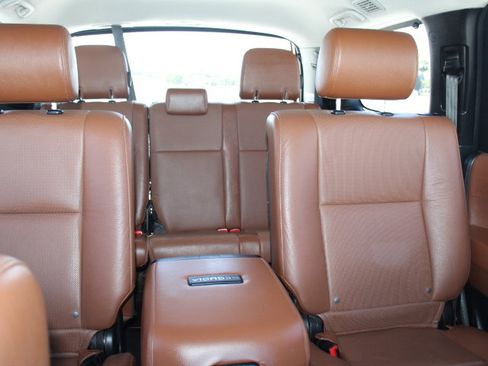Used 2017 Toyota Sequoia Platinum RWD image 27