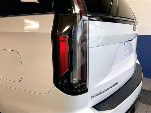 Used 2021 Cadillac Escalade ESV Sport Platinum w/ Heavy-Duty Trailer Package AWD/4WD image 35