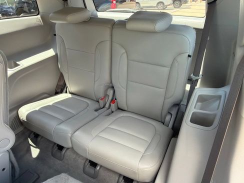 Used 2019 GMC Acadia SLT FWD image 17