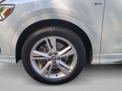 Used 2020 Audi Q3 2.0T Premium Plus w/ Premium Plus Package AWD/4WD image 28