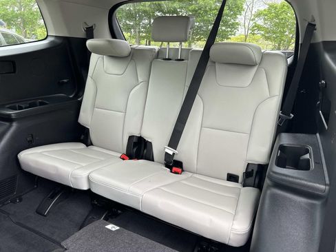 Certified 2023 Kia Telluride S w/ S Sunroof Package AWD/4WD image 12