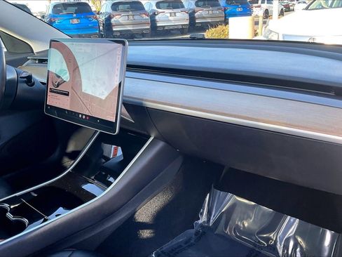Used 2018 Tesla Model 3 Long Range RWD image 14