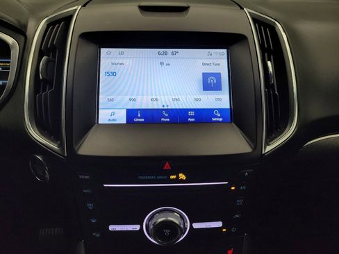 Used 2019 Ford Edge Titanium w/ Cold Weather Package AWD/4WD image 25
