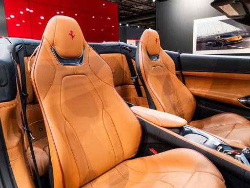 Certified 2023 Ferrari Portofino M image 40