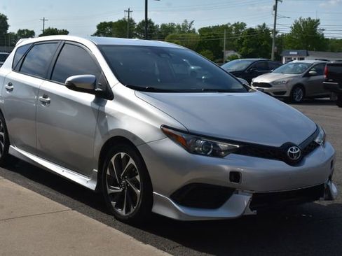 Used 2017 Toyota Corolla iM w/ Carpet Mat Package FWD image 9