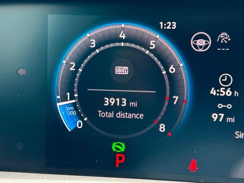 Certified 2025 Volkswagen Tiguan S FWD image 39