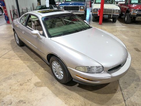 Used 1996 Buick Riviera Supercharged Coupe FWD image 14