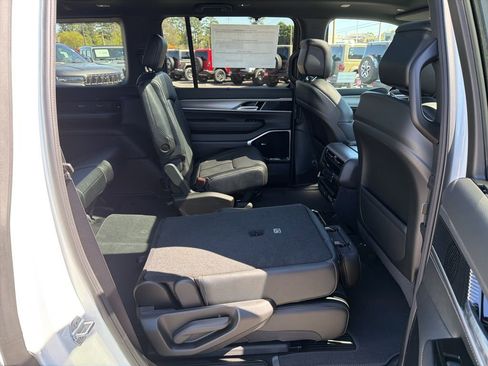 New 2026 Jeep Grand Wagoneer Limited AWD/4WD image 22