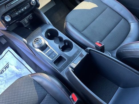 Used 2025 Ford Escape ST-Line Elite image 9