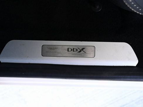 Used 2021 Aston Martin DBX image 15