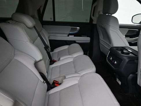Used 2025 Ford Expedition Max Platinum AWD/4WD image 13