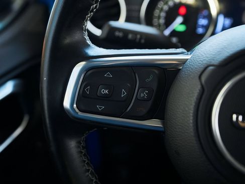 Used 2022 Jeep Wrangler Unlimited Sahara image 37