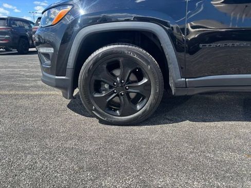Used 2019 Jeep Compass Latitude AWD/4WD image 5