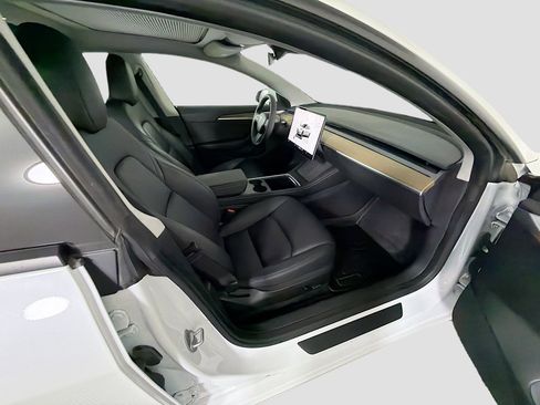 Used 2023 Tesla Model 3 Standard Range RWD image 31
