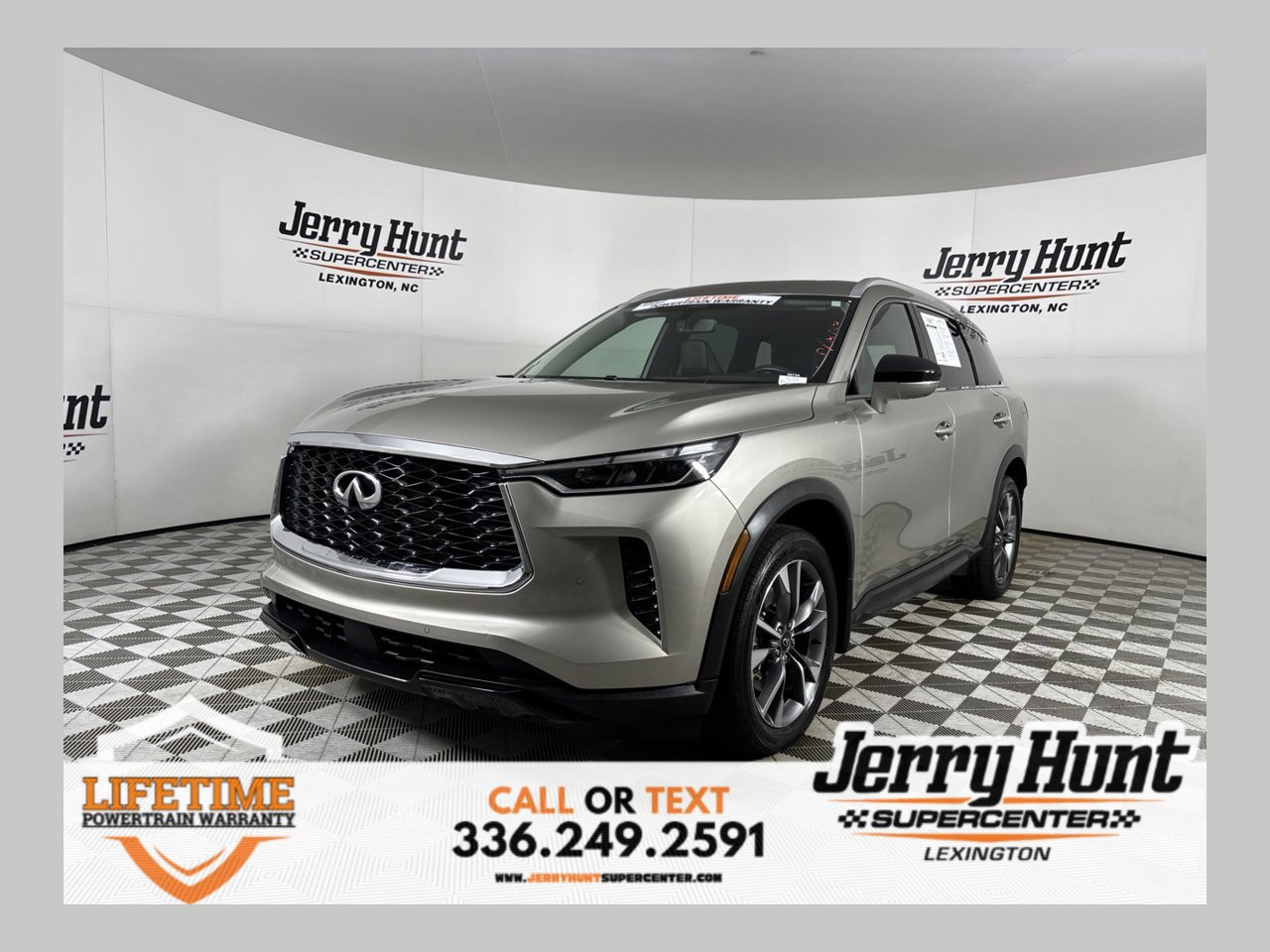Used 2023 INFINITI QX60 Luxe w/ Cargo Package AWD/4WD image 1