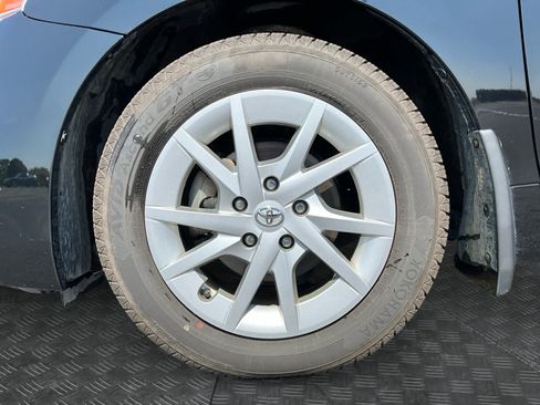 Used 2013 Toyota Prius V Two FWD image 14