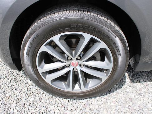 Used 2018 Jaguar F-PACE Premium AWD/4WD image 27