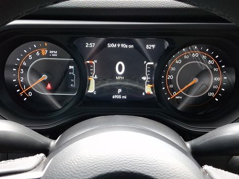 Used 2025 Jeep Gladiator Sport AWD/4WD image 19