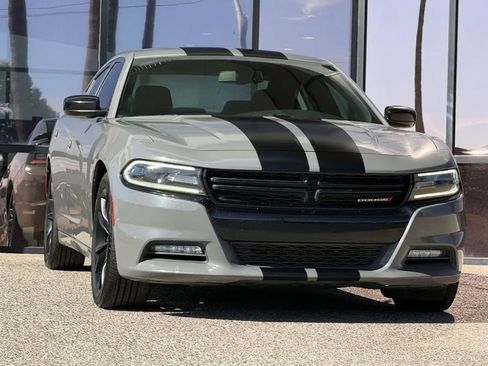 Used 2017 Dodge Charger SXT w/ Blacktop Package RWD image 17