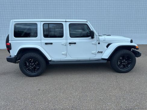 Used 2023 Jeep Wrangler Unlimited Sahara image 8