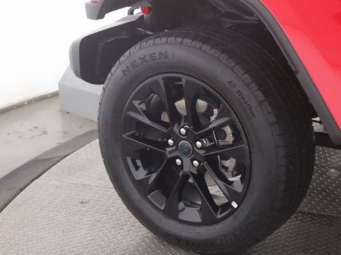 Used 2025 Jeep Wrangler Unlimited Sahara image 13