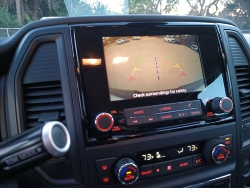 Used 2023 Nissan Titan SV w/ SV Convenience Package image 14