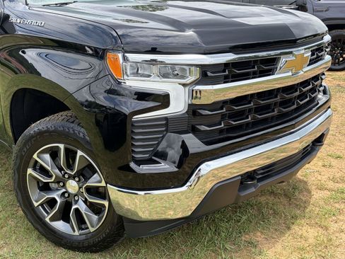 Used 2024 Chevrolet Silverado 1500 LT AWD/4WD image 27