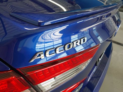 Used 2019 Honda Accord Sport image 32