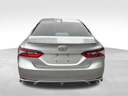 Used 2021 Toyota Camry SE FWD image 7