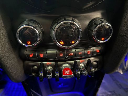 Used 2021 MINI Cooper 4-Door Hardtop image 29