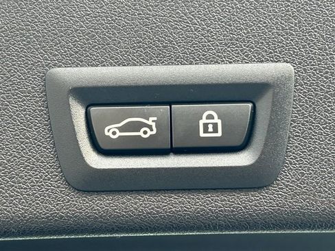 Used 2021 BMW X6 xDrive40i w/ Premium Package image 34