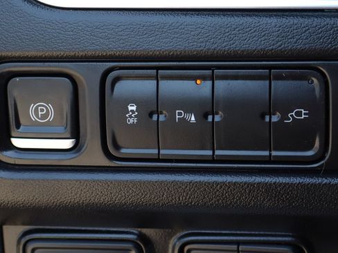 Used 2021 Chevrolet Suburban LT RWD image 26