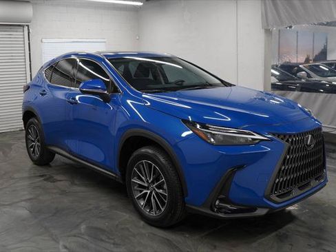 Used 2025 Lexus NX 350h AWD w/ Accessory Package (Z2) image 4