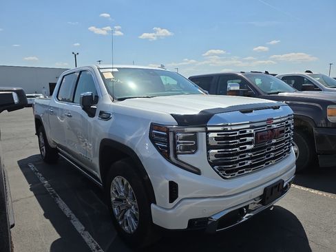 Used 2022 GMC Sierra 1500 Denali w/ Denali Carbonpro Edition AWD/4WD image 1
