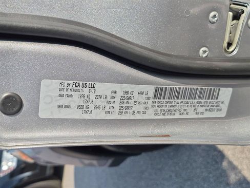 Used 2018 Jeep Compass Latitude FWD image 37