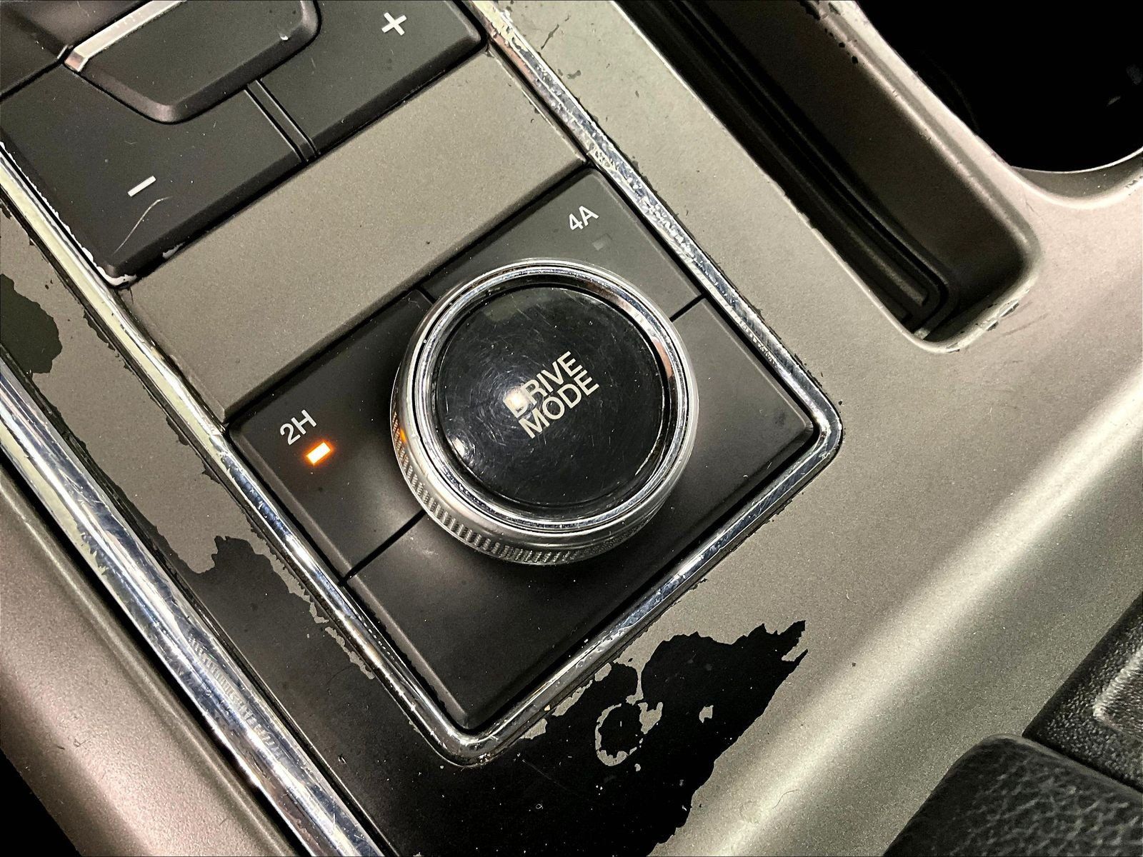 Used 2018 Ford Expedition XLT w/ Equipment Group 201A AWD/4WD image 39