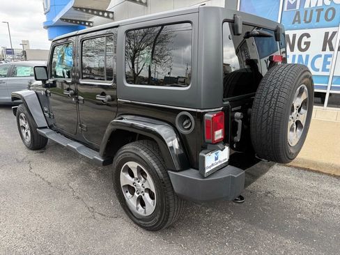 Used 2016 Jeep Wrangler Unlimited Sahara w/ Connectivity Group AWD/4WD image 13