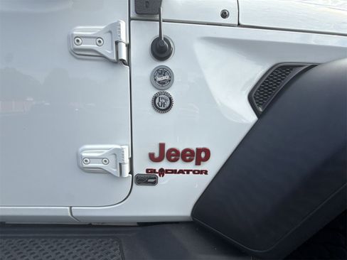 Used 2020 Jeep Gladiator Sport w/ Quick Order Package 24S image 30